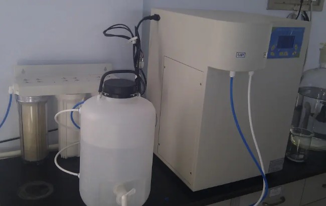 實驗室超純水機(jī),一體機(jī)純水設(shè)備